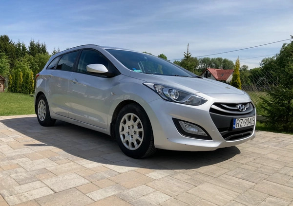 Hyundai I30 cena 26000 przebieg: 191000, rok produkcji 2013 z Szczytna małe 562